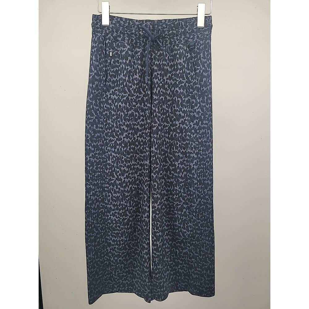 Athleta Avenue Printed Wide Leg Crop Pants Size 0 Sporty Active Athleisure Comfy